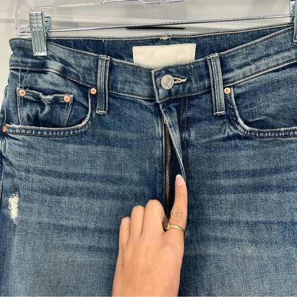 Mother High Waisted Rider Distressed Ankle Jeans in Far Beyond the Sky 28 - Picture 5 of 10